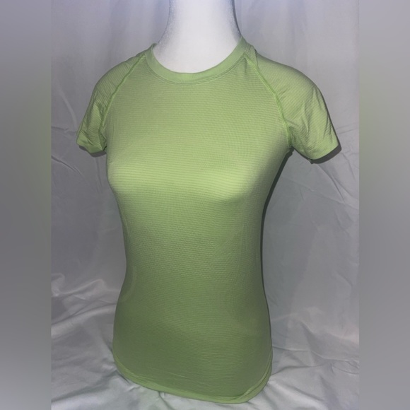 LULULEMON SWIFTLY TECH 2.0💚 - Picture 2 of 2
